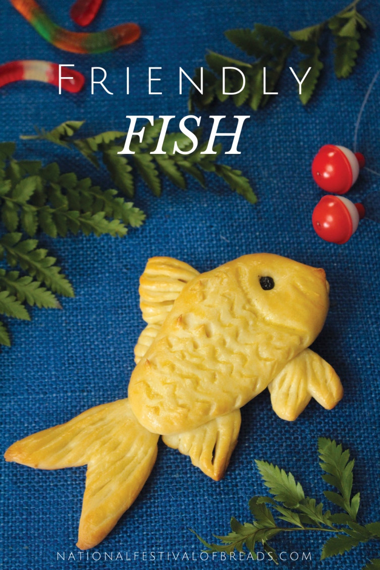 Who knew that you could make sculptures out of BREAD?! This friendly fish is sure to make anyone's day a little bit brighter!